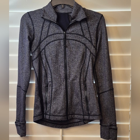 Lululemon Define Women's Black Gray Jacket Heathered Herringbone Sz 6 Thumbholes - Picture 2 of 9